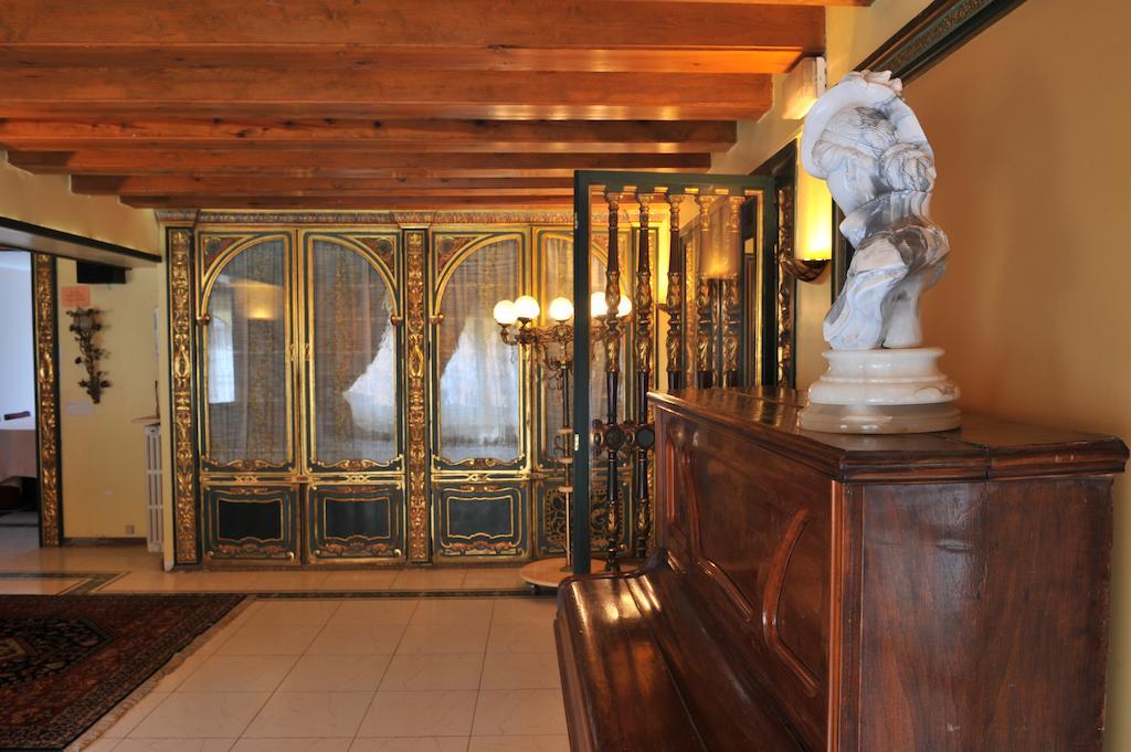 Capellades Hotel Tall De Conill מראה חיצוני תמונה